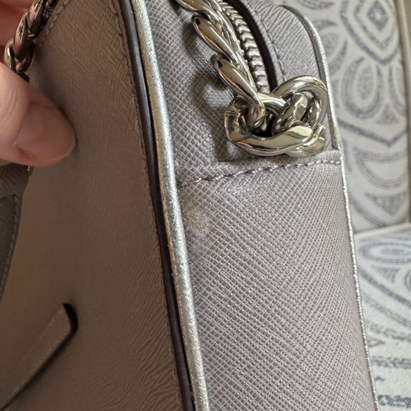 Michael Kors Crossbody Bag in Light Grey Saffiano Leather – Good Condition - Picture 10 of 11